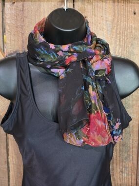 Vtg Bershire Black Floral Scarf 100%Rayon Made In India Gold Colored Accents EUC